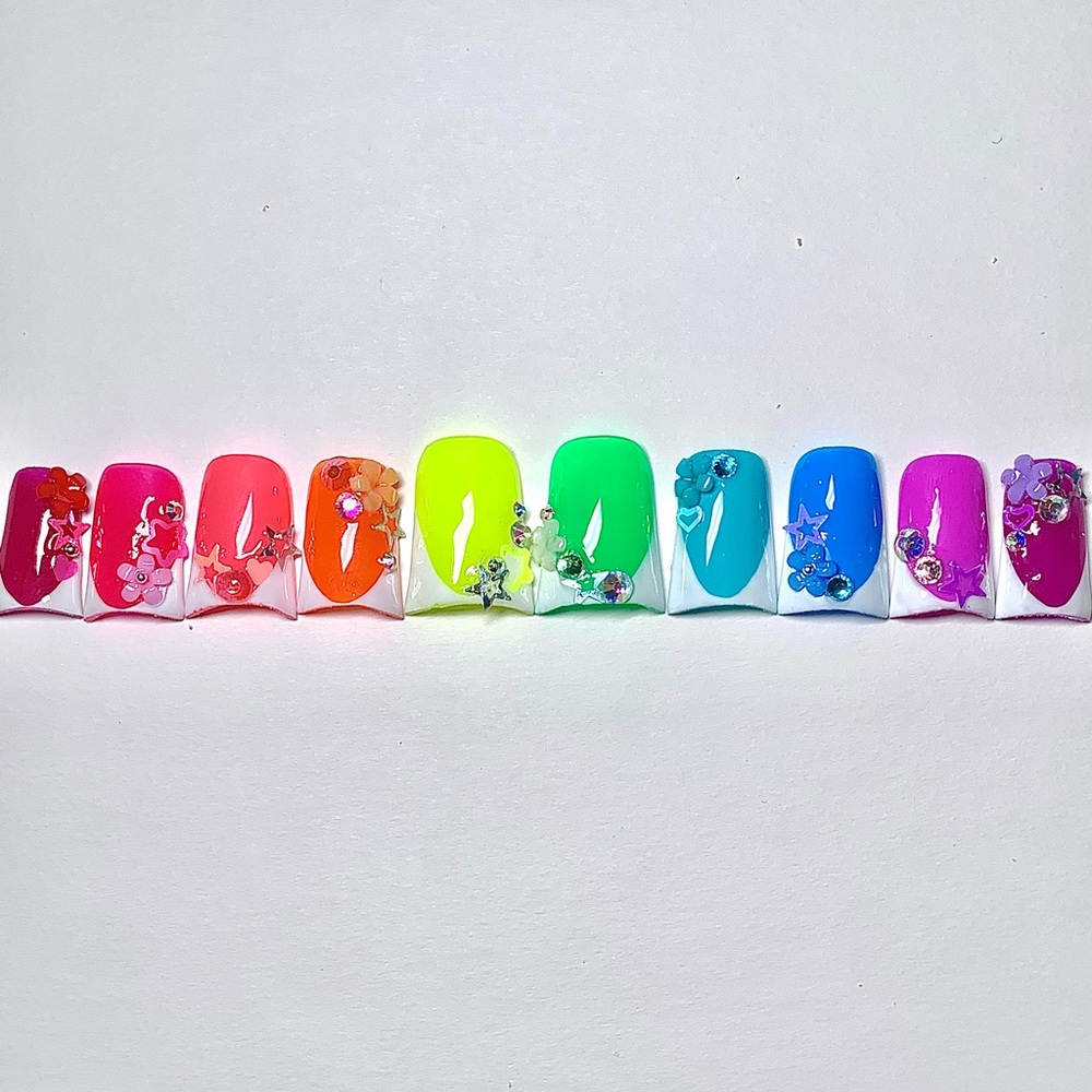 short rainbow duck nail press ons